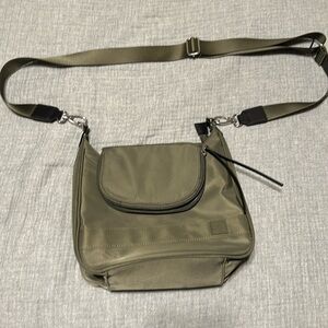 Ihkwip crossbody messenger purse.
